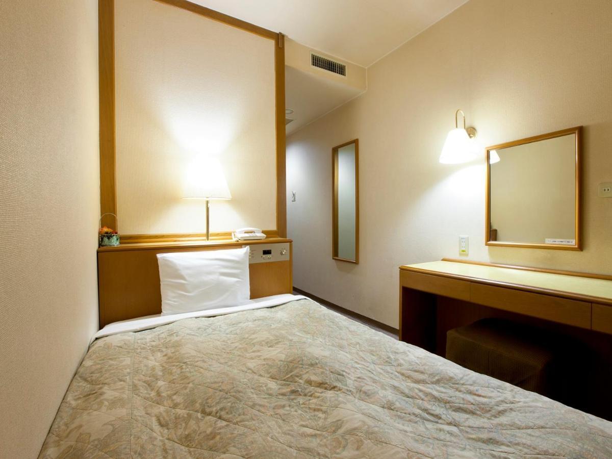 Central Hotel Takasaki Bagian luar foto